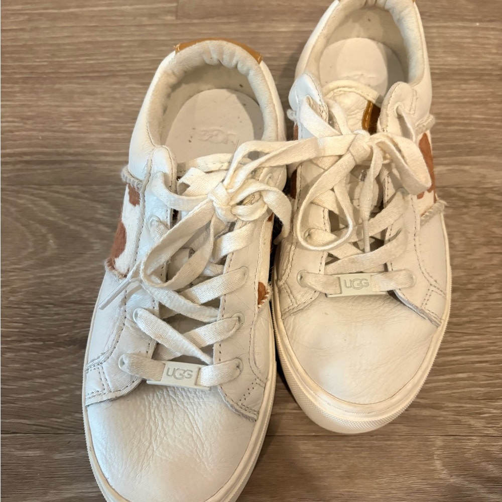 UGG DINALE COW PRINT Sneakers - Picture 3 of 5